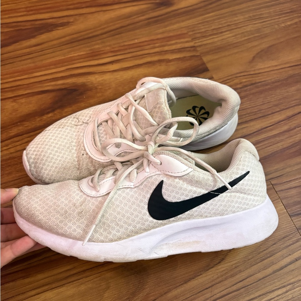 Nike Tanjun- White and Black